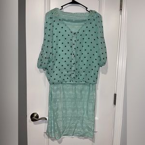 No boundaries, size medium, 2 piece shirt and long skirt